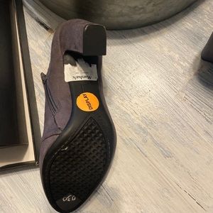 Aerosole Gray Size 6.5 booties